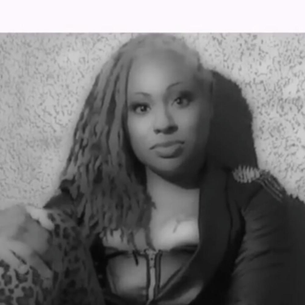 Meet your Posher, Ayana